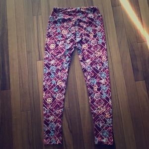 Lularoe one size leggings never worn